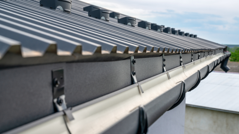 A Quick Guide to Metal Roofing: Features and Advantages