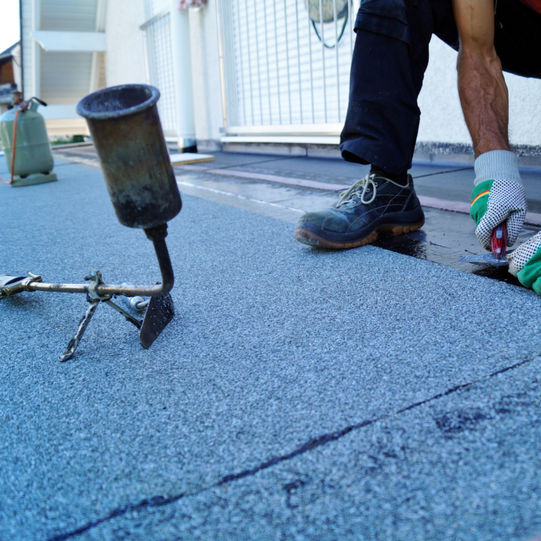 Flat Roof Design: Edges, Drainage, Color and Rooftop Use
